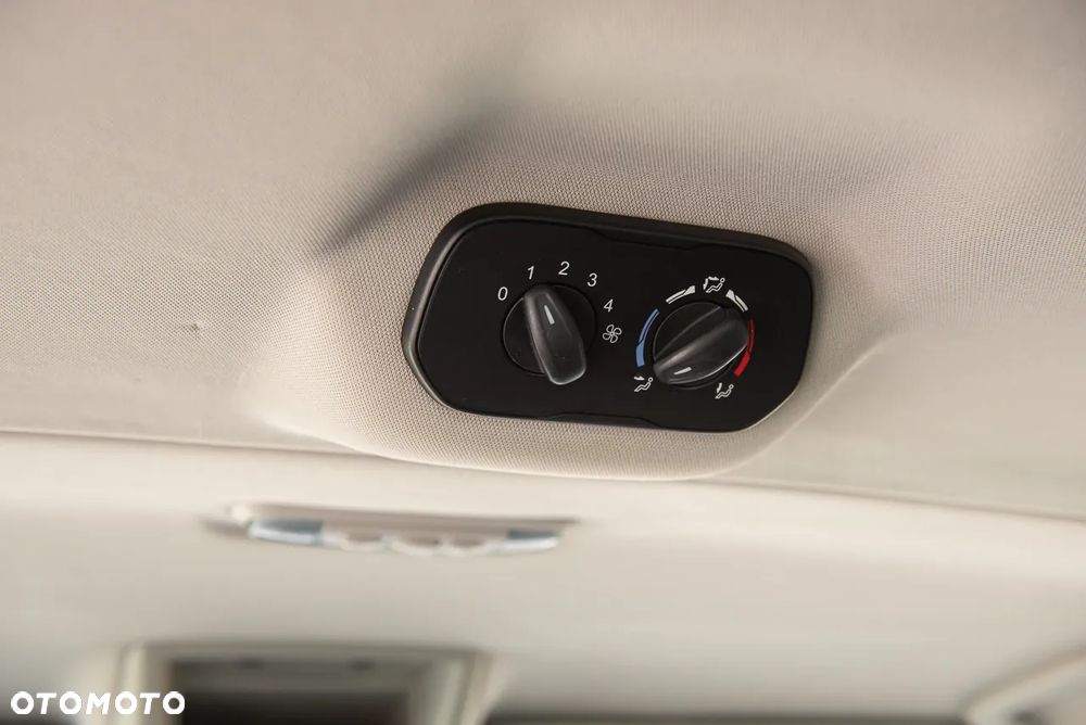 Ford Tourneo Custom 300 L1H1 VA Titanium - 28