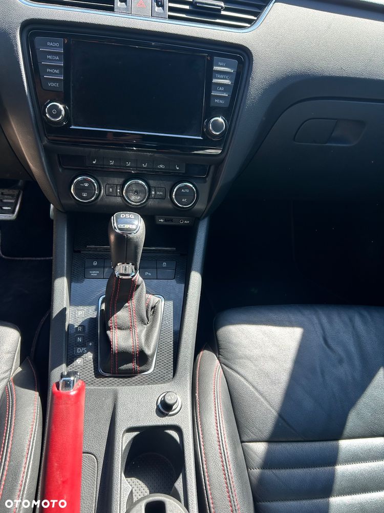 Skoda Octavia 2.0 TSI RS DSG - 25
