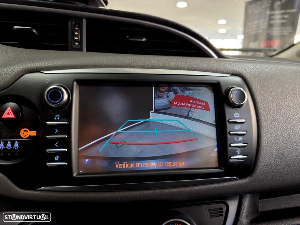 Toyota Yaris 1.0 VVT-i Exclusive - 17