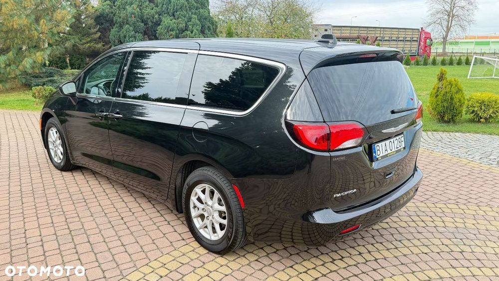 Chrysler Pacifica - 28