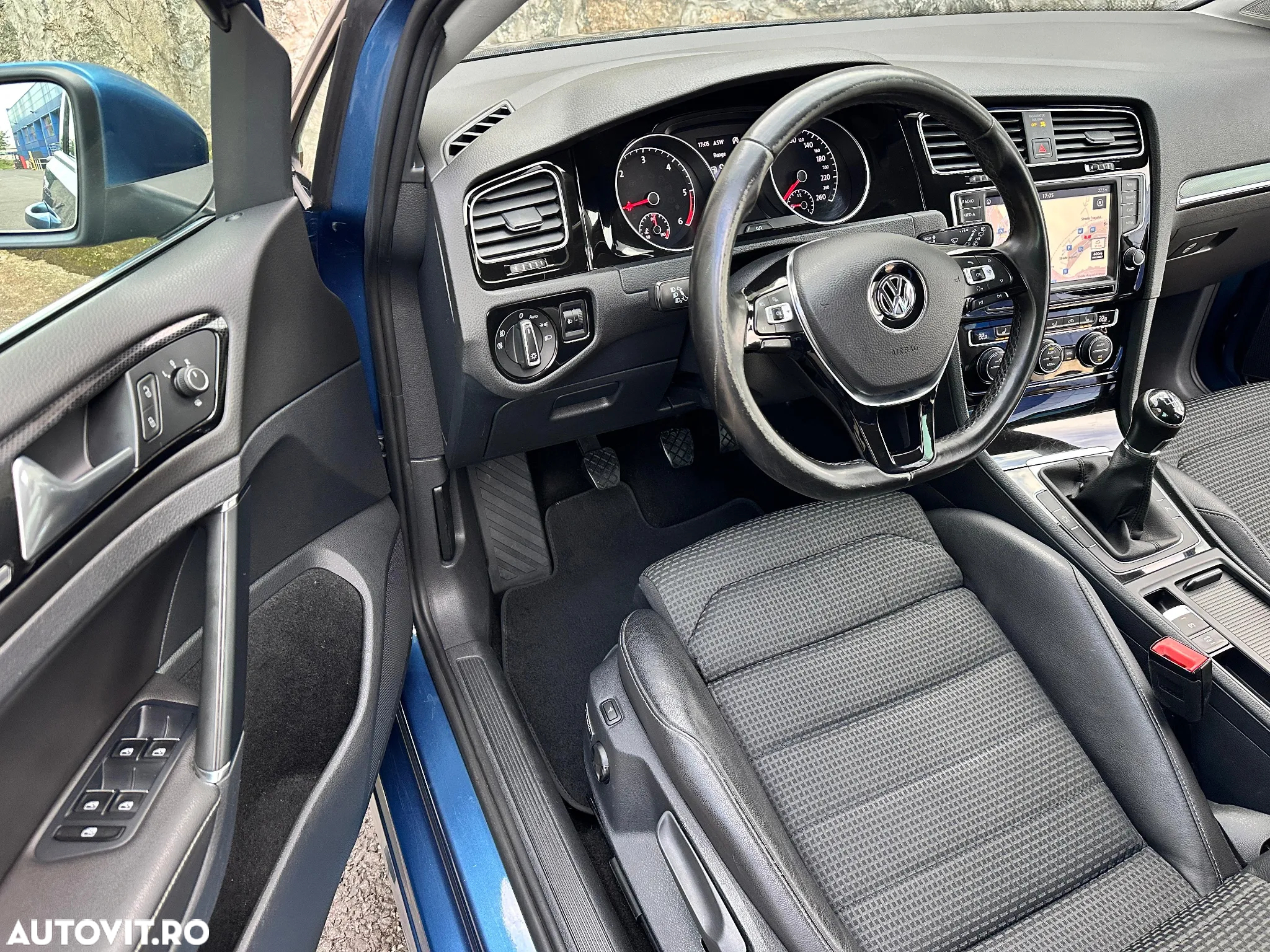 Volkswagen Golf 2.0 BlueTDI Highline - 15