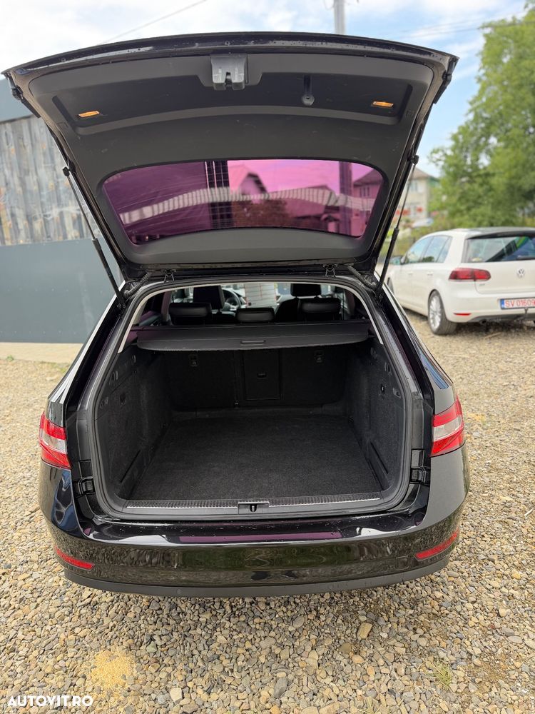 Skoda Superb 2.0 TDI Style - 11