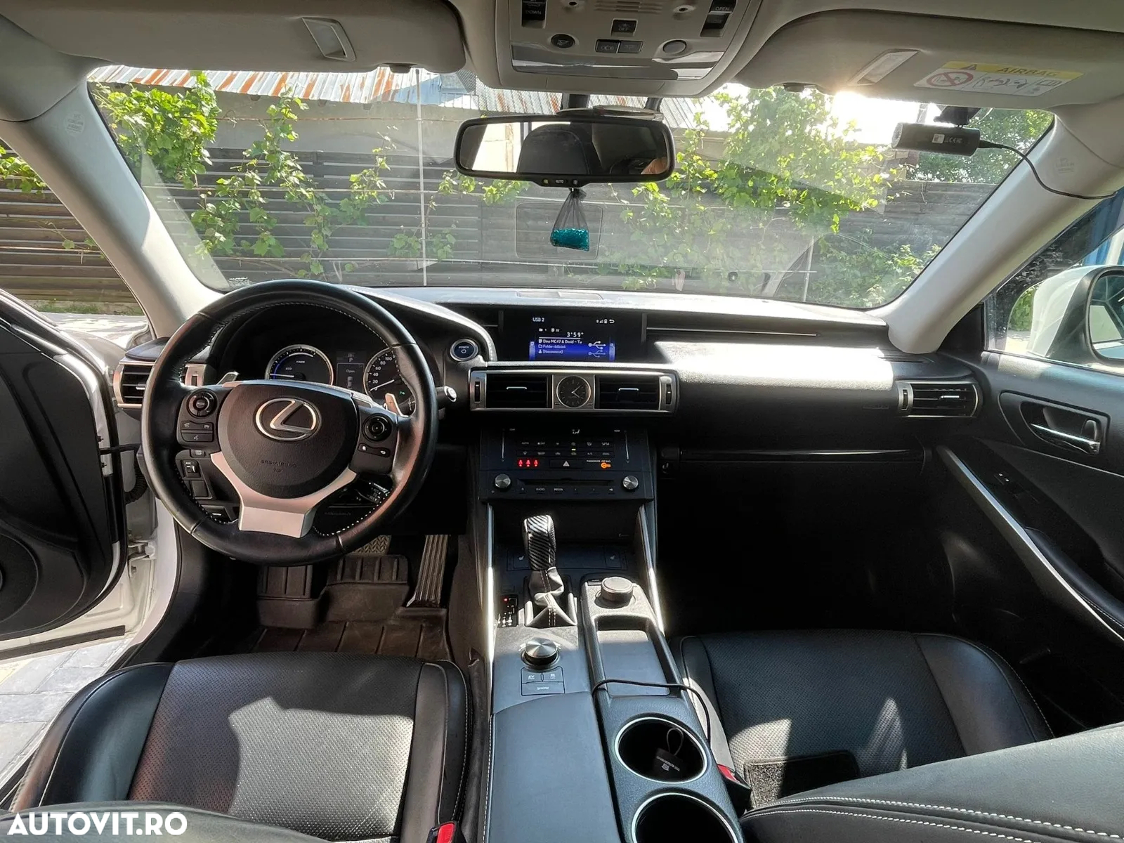 Lexus Seria IS 300h Executive - 8