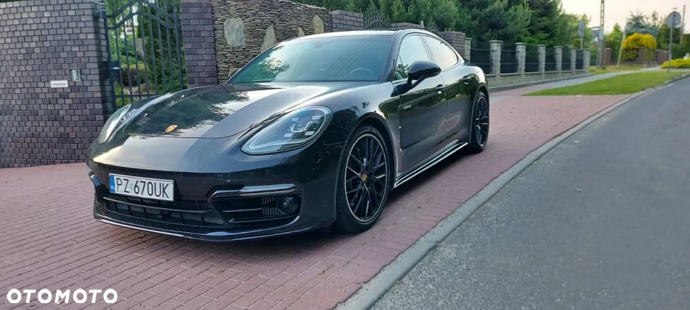 Porsche Panamera 4 E-Hybrid - 2