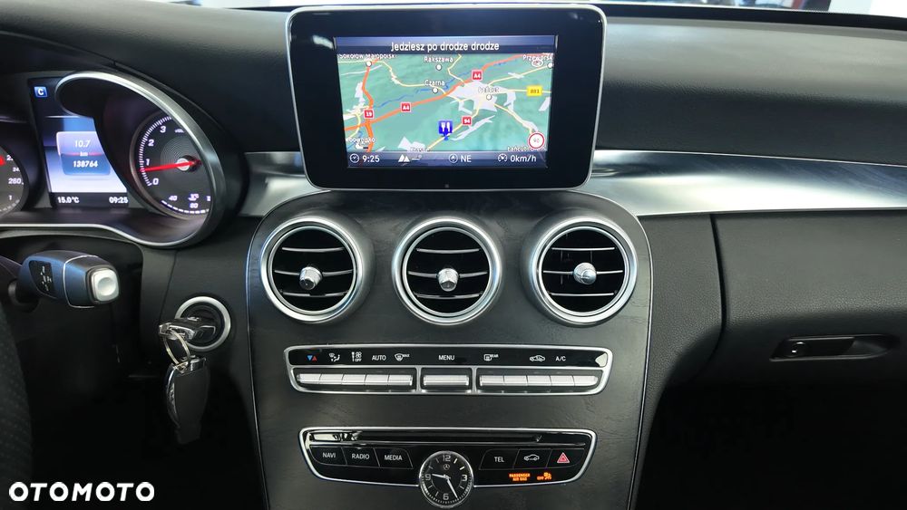 Mercedes-Benz Klasa C 180 7G-TRONIC - 22