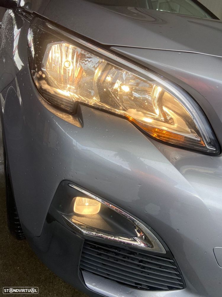 Peugeot 3008 1.5 BlueHDi Active Pack EAT8 - 36