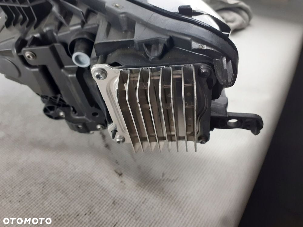 Lampa Volvo lampa prawa S\V60 CC 17-22 MID LED.32228816 - 6