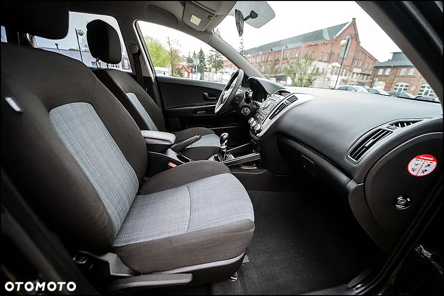 Kia Ceed - 29