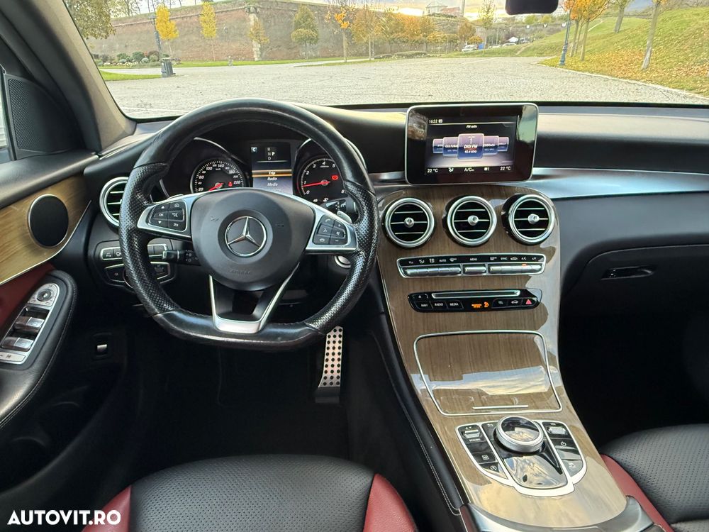 Mercedes-Benz GLC Coupe 250 4Matic 9G-TRONIC AMG Line - 22