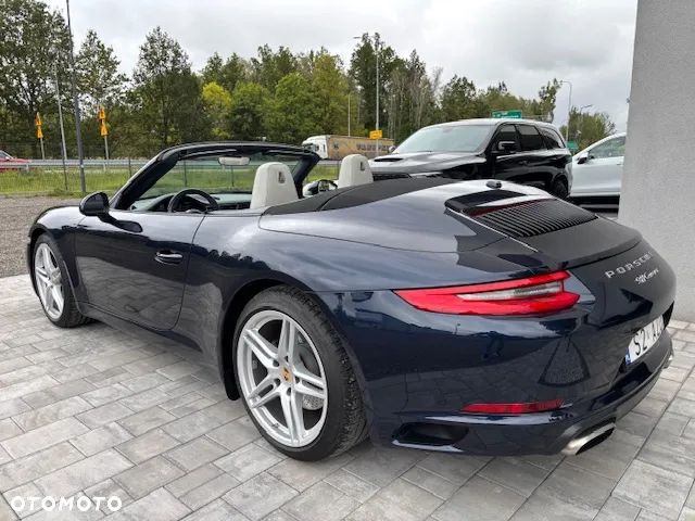Porsche 911 Carrera PDK Cabrio - 16
