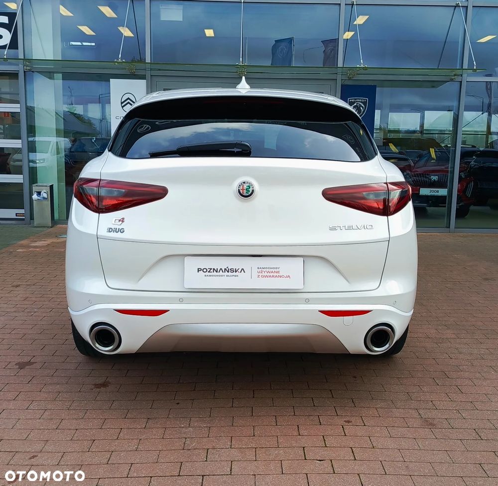 Alfa Romeo Stelvio 2.0 Turbo Executive Q4 - 8