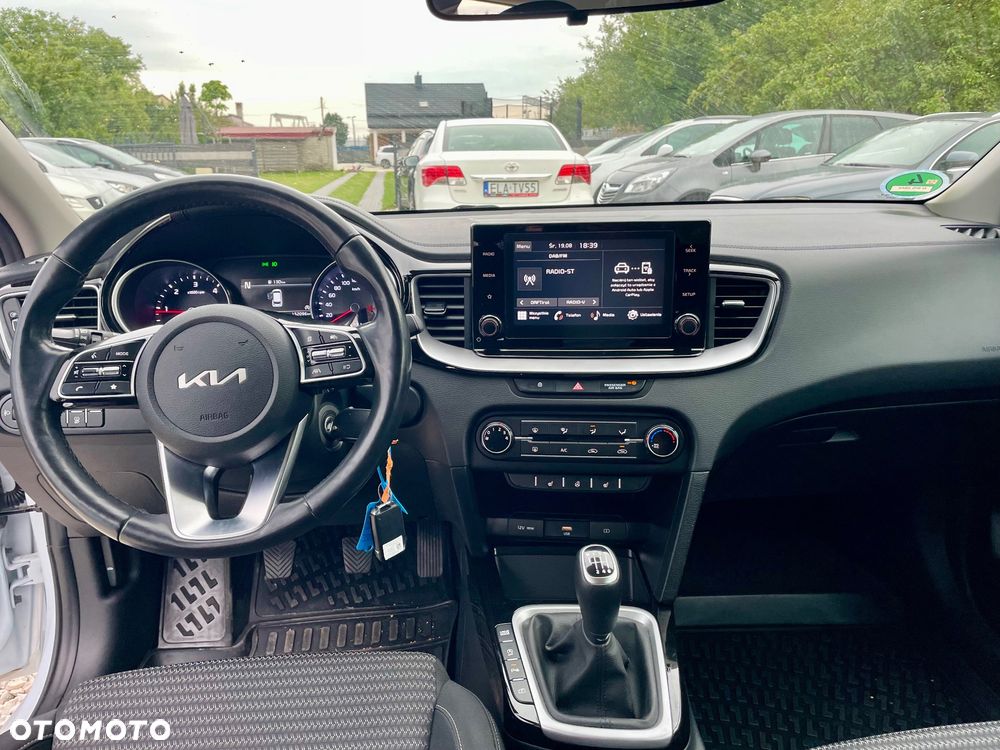 Kia Ceed 1.6 CRDi (48V Mild-Hybrid) Platinum - 4