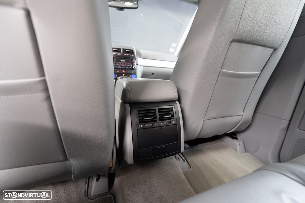 VW Touareg 3.0 TDI V6 Tiptronic - 26