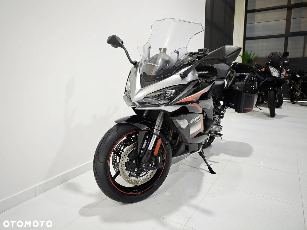 Kawasaki Ninja 1000 SX - 12