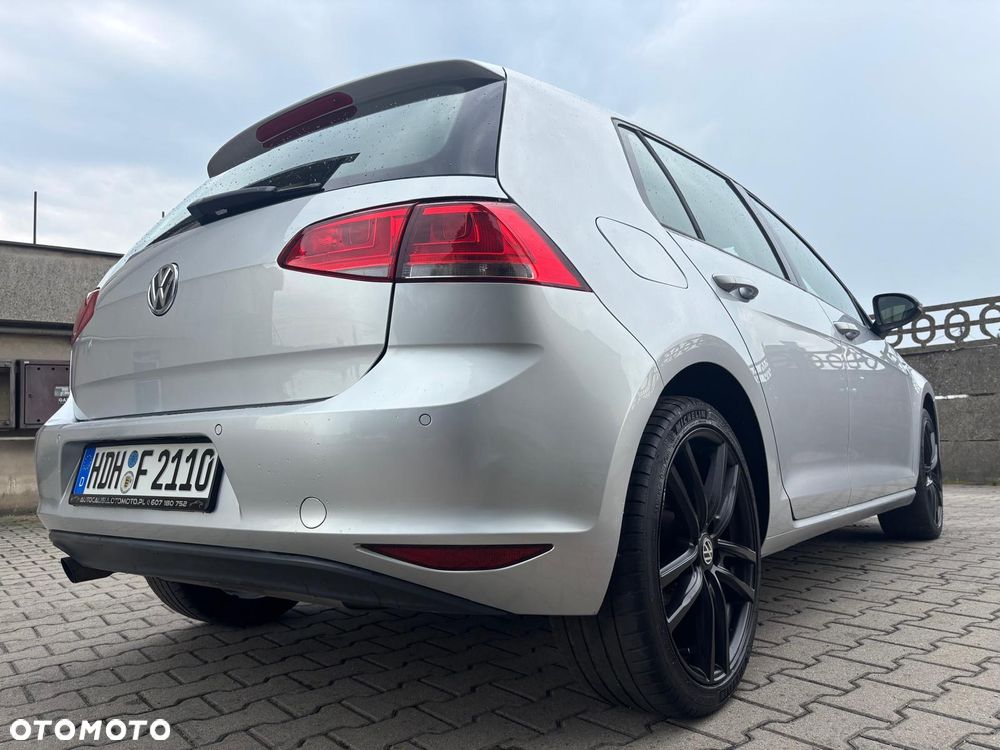 Volkswagen Golf - 6