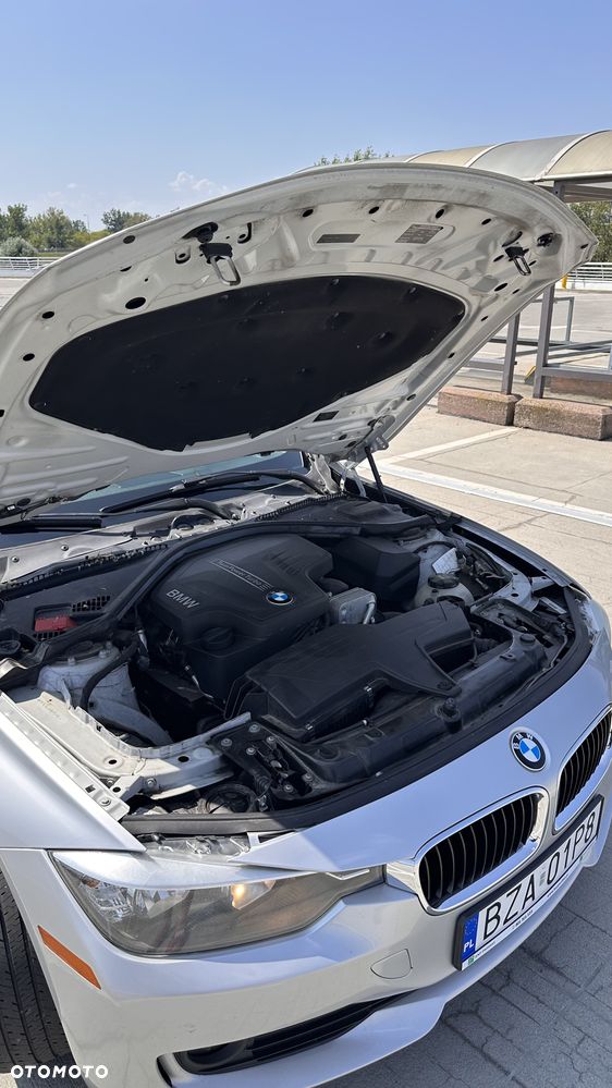 BMW Seria 3 320i - 25