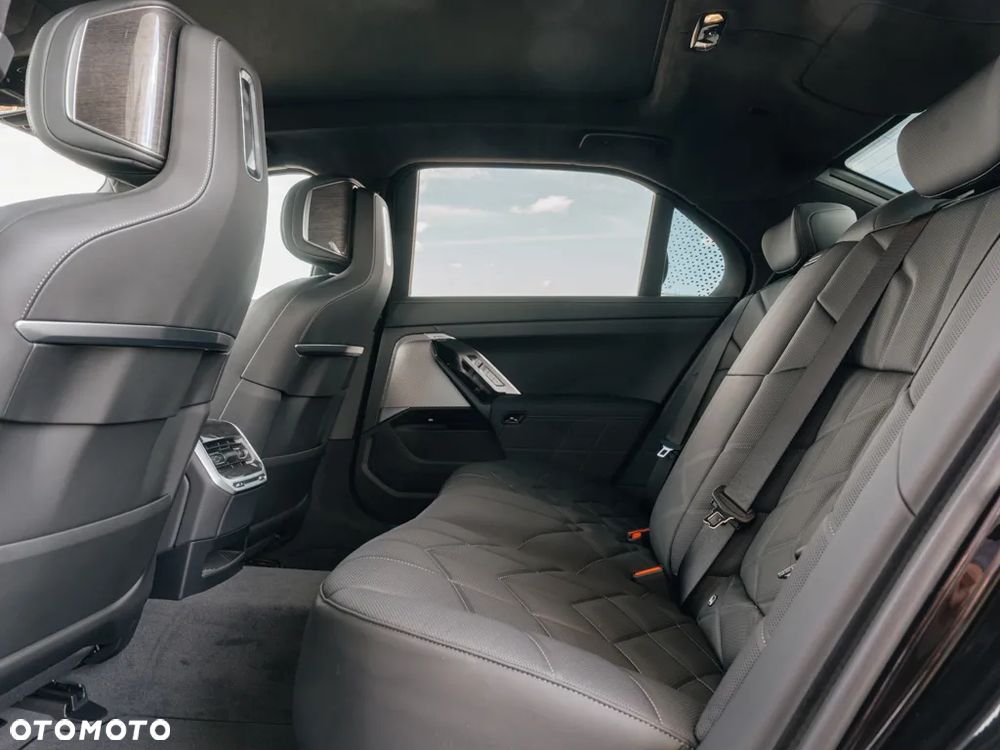 BMW Seria 7 740d xDrive - 16