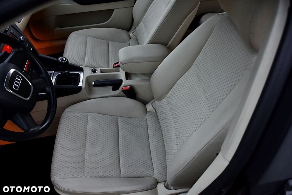 Audi A3 Sportback 1.6 Ambition - 28