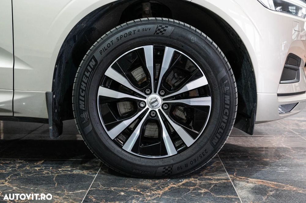 Volvo XC 60 B4 D AWD Geartronic Momentum - 9