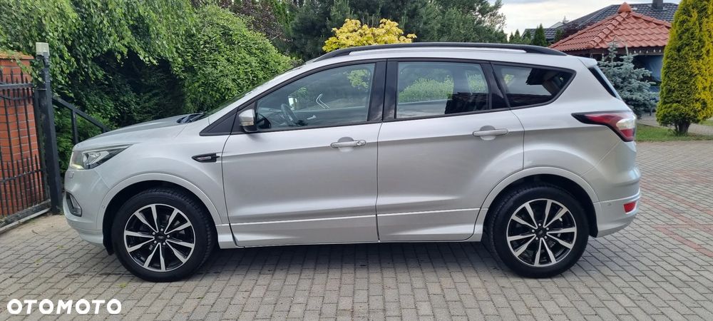Ford Kuga 1.5 EcoBoost 2x4 ST-Line - 4