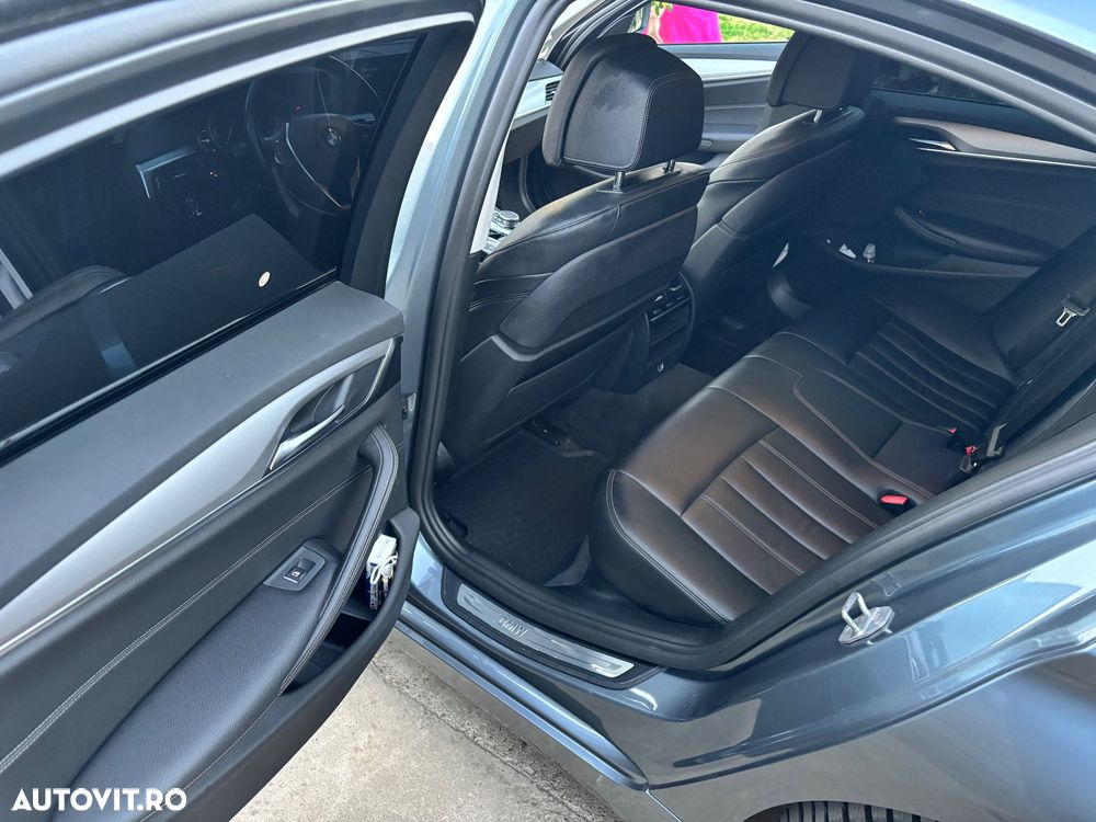 BMW Seria 5 520d AT - 10