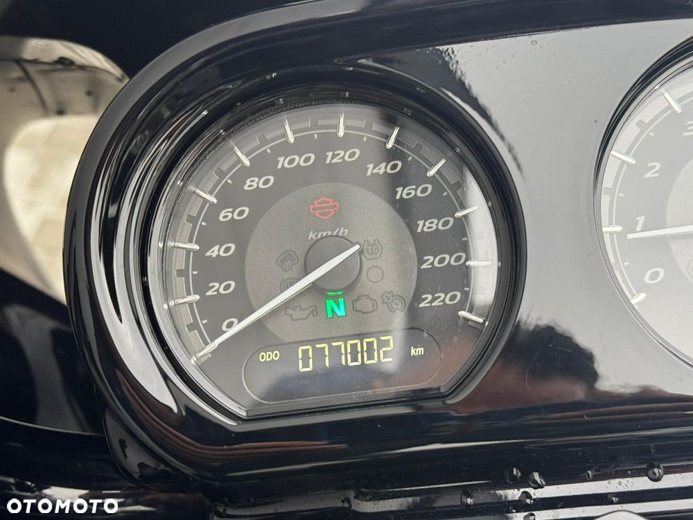 Harley-Davidson Touring Road Glide - 13