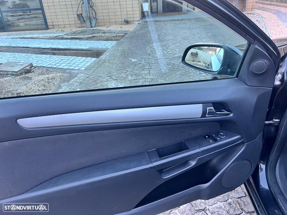 Opel Astra GTC 1.3 CDTI - 11