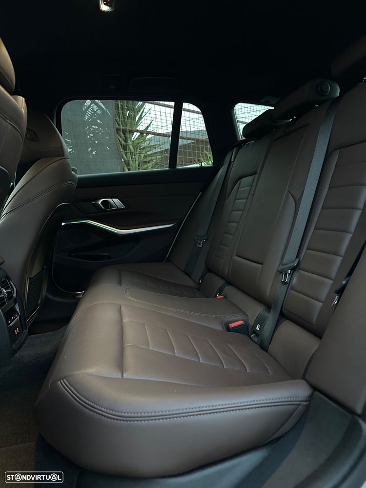 BMW 320 e Touring Line Sport Auto - 26