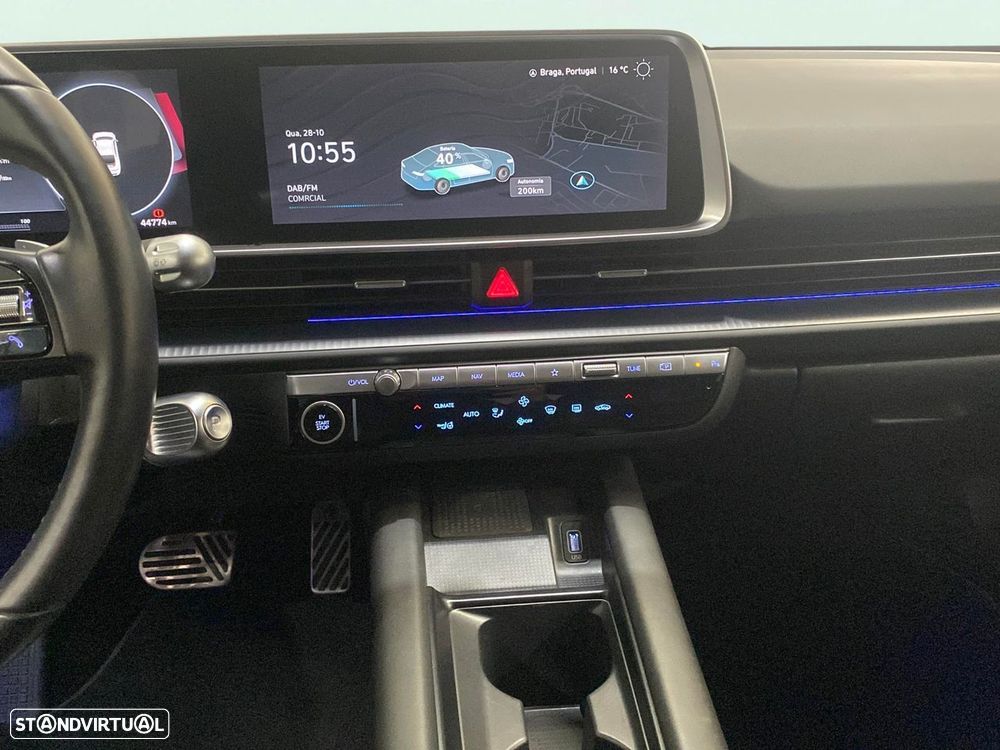 Hyundai Ioniq - 9