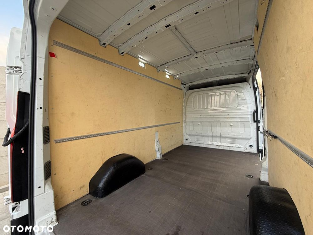 Maxus Deliver 9 - 10