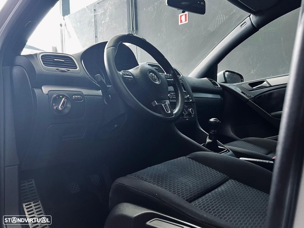 VW Golf 1.6 TDi Confortline - 19