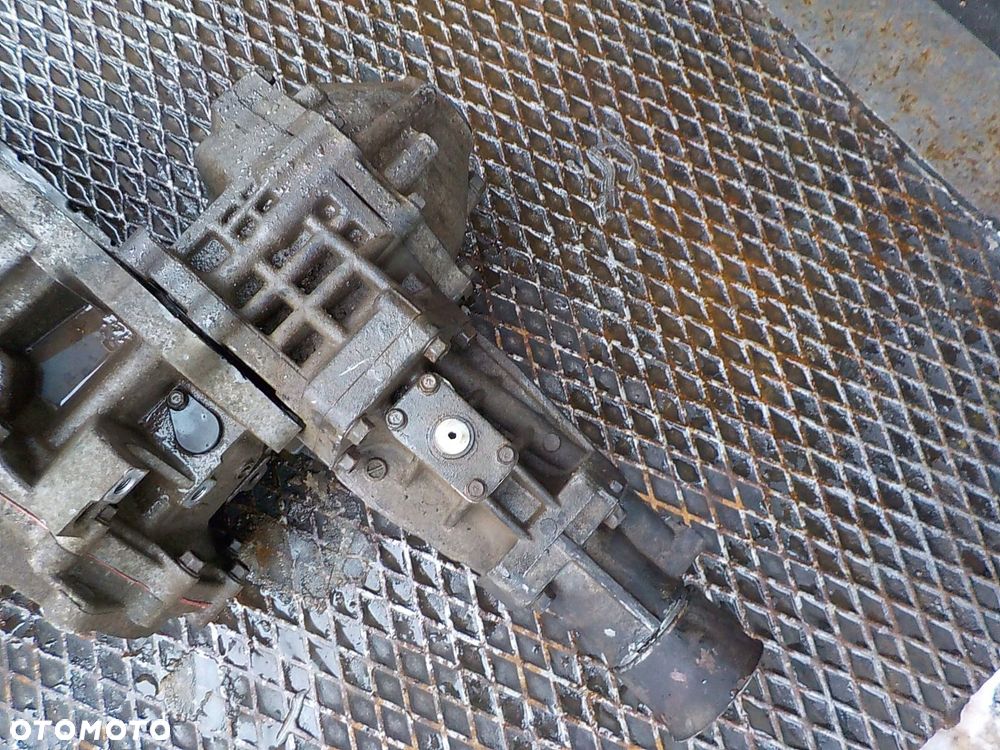 MITSUBISHI OUTLANDER I 2.4 4X4 B SKRZYNIA BIEGÓW W4A4B4R2Z - 4