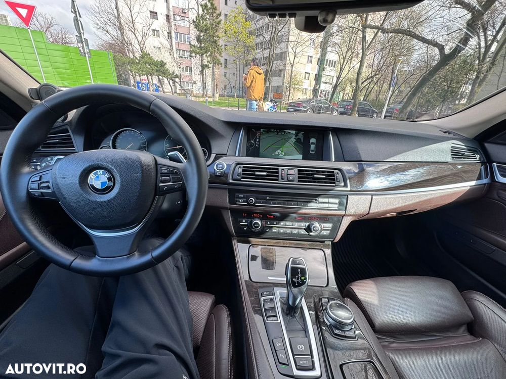 BMW Seria 5 535d xDrive AT - 13