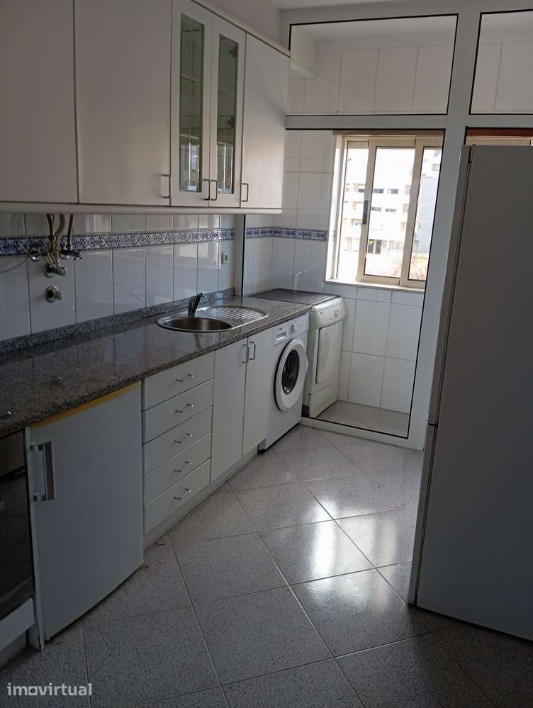 Apartamento T1 com garagem e marquise em Braga - Grande imagem: 3/8