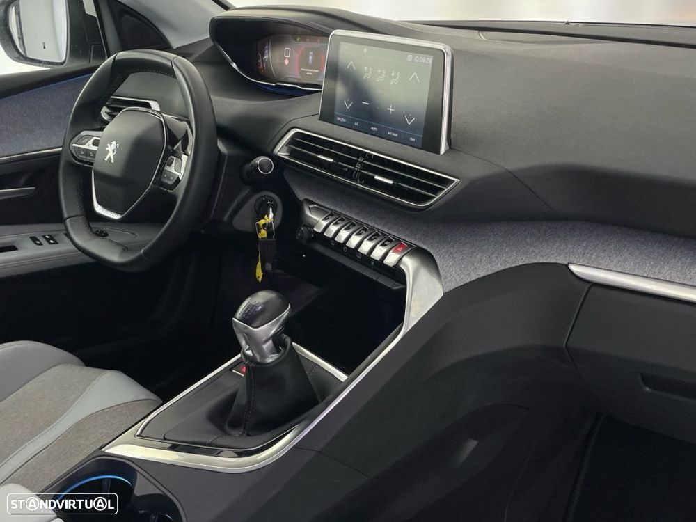 Peugeot 5008 1.2 PureTech Allure - 22