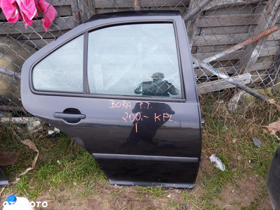 VOLKSWAGEN BORA DRZWI TYŁ PRAWE - 1