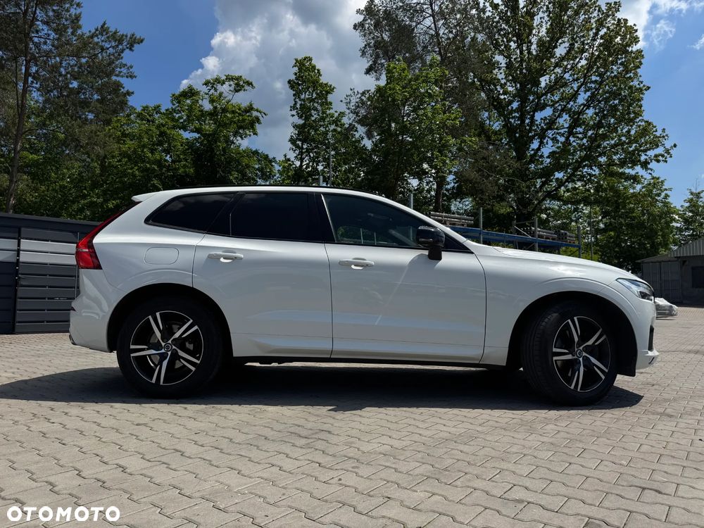 Volvo XC 60 B5 D AWD R-Design - 4