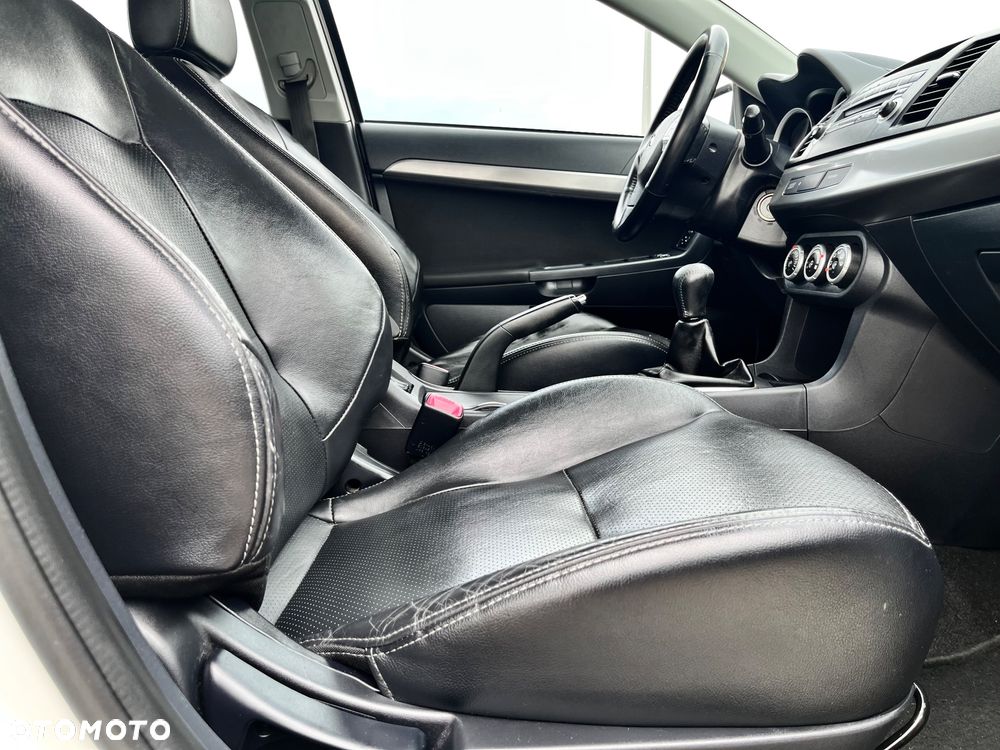 Mitsubishi Lancer 1.8 Intense - 10
