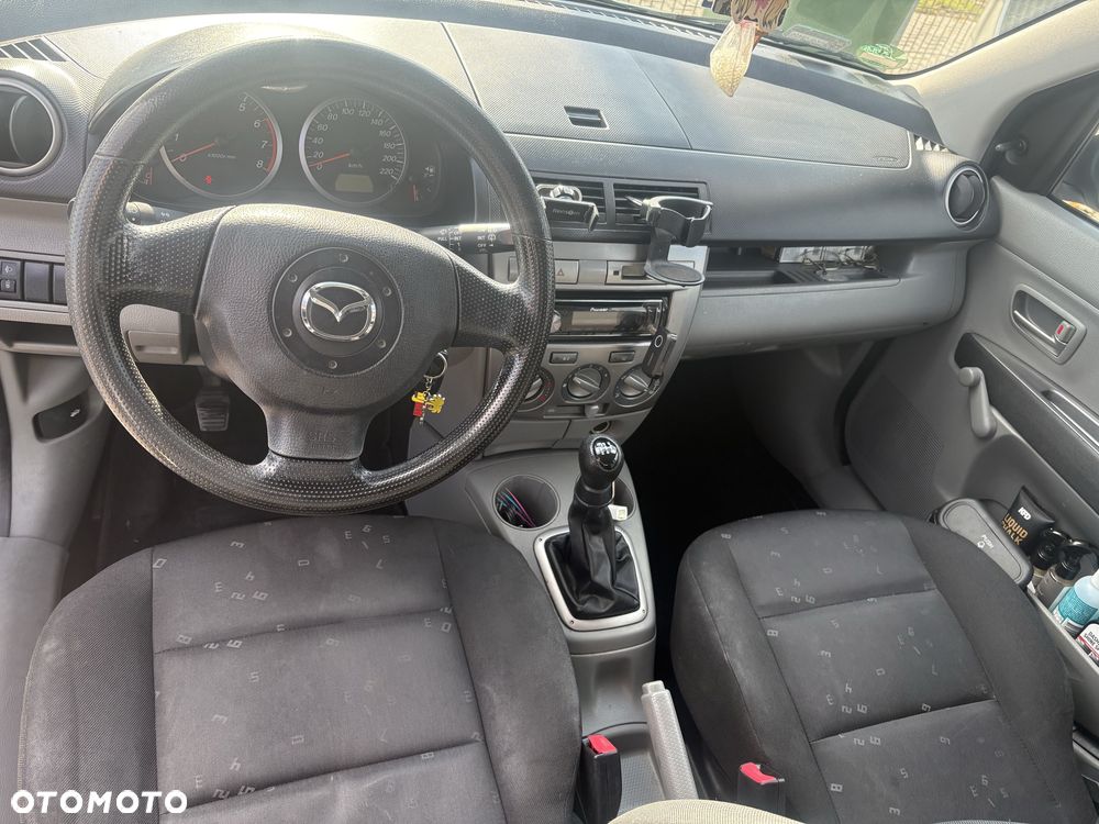Mazda 2 - 6