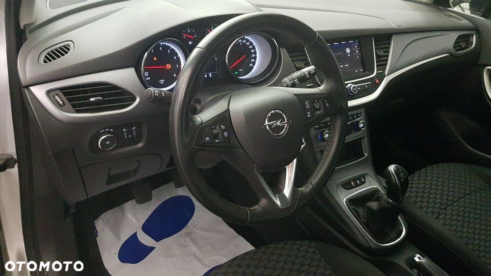 Opel Astra - 16
