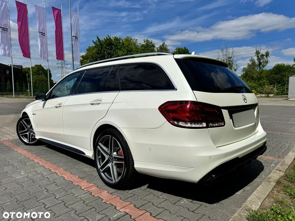 Mercedes-Benz Klasa E 63 AMG S 4-Matic - 26