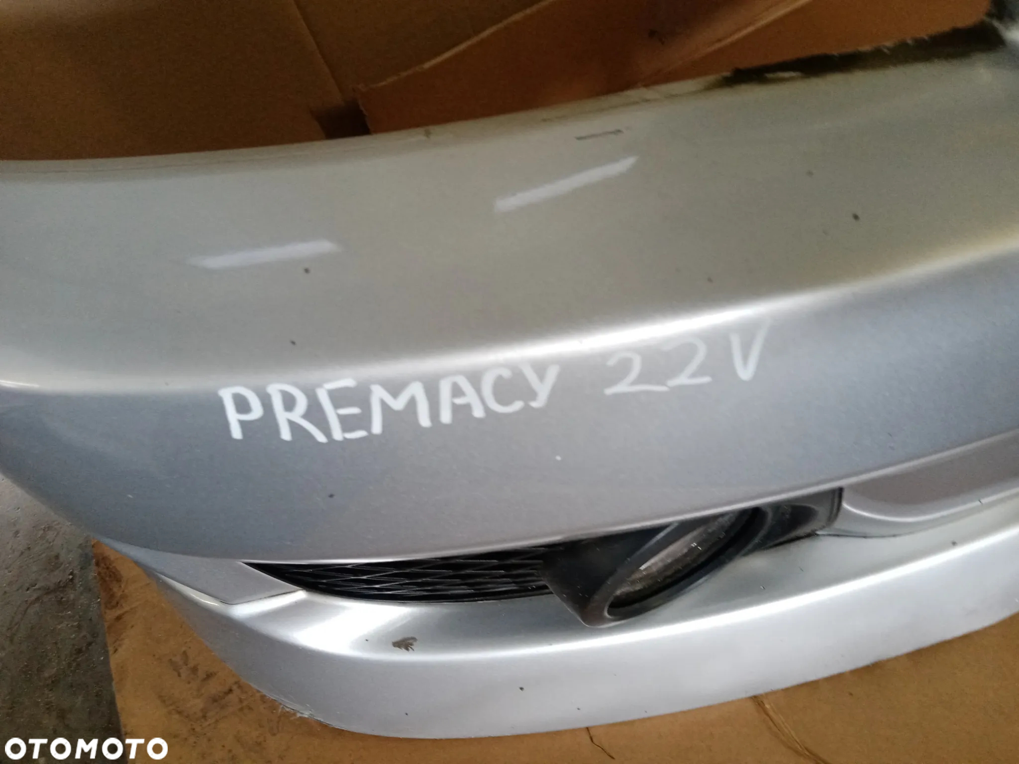 Zderzak przód przedni Mazda Premacy 22V - 4