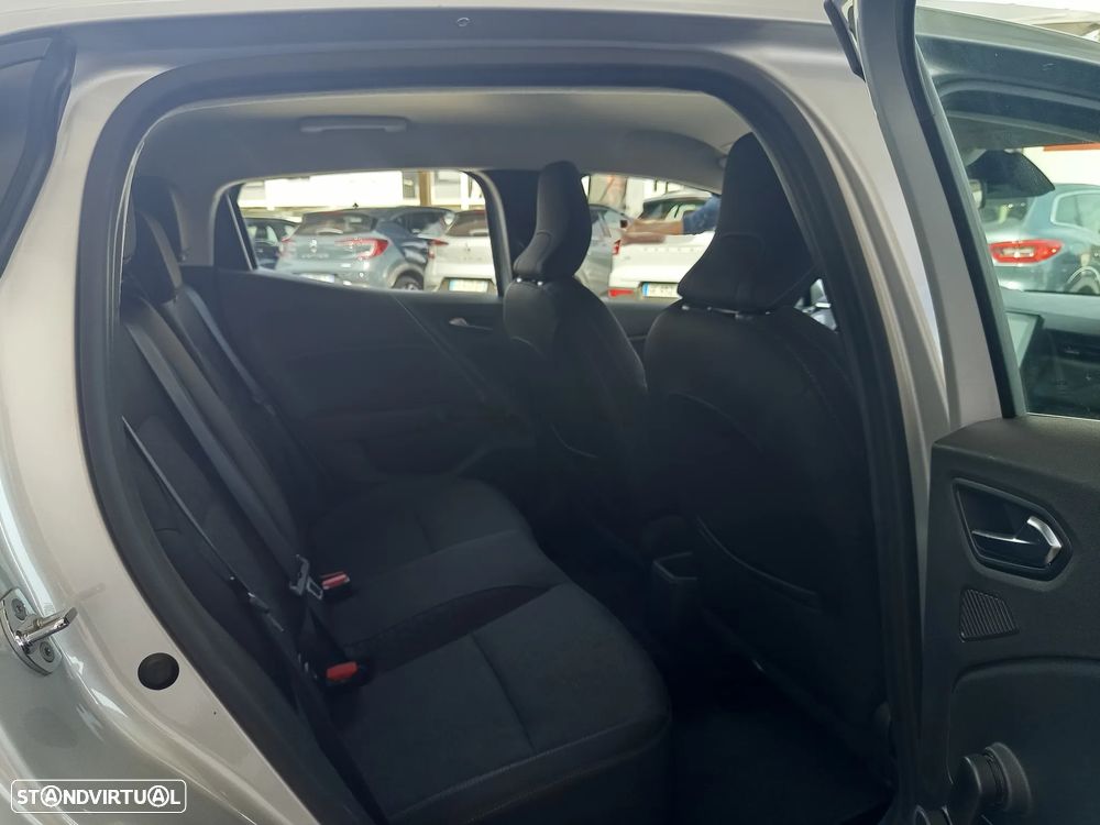Renault Clio - 10