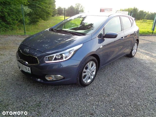 Kia Ceed 1.4 CVVT Dream Team Edition