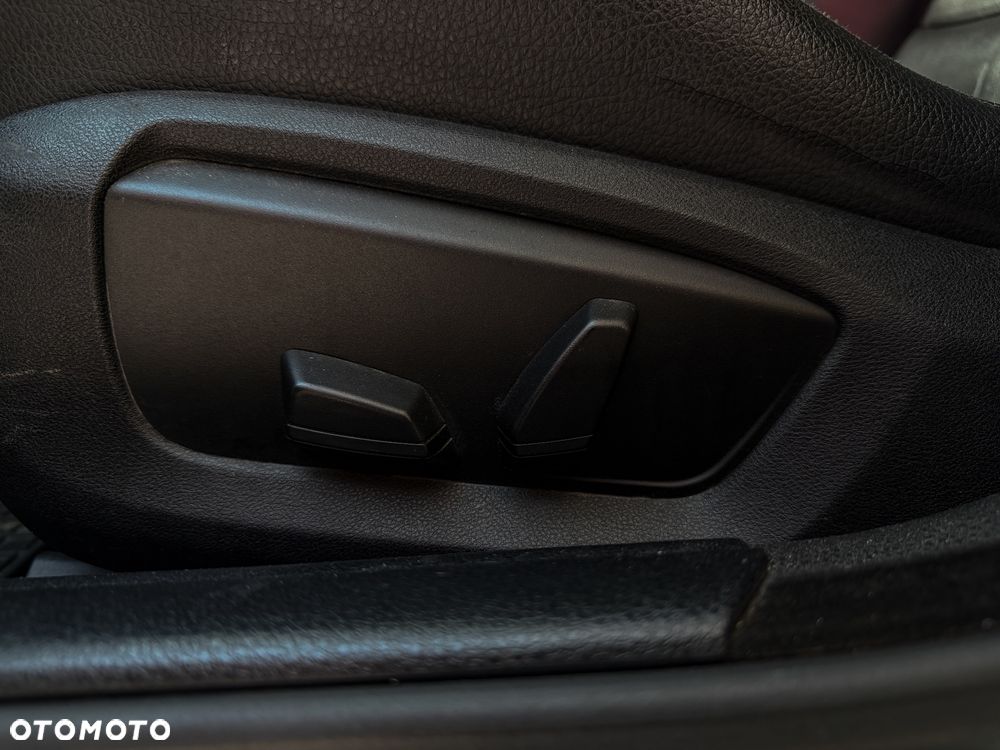 BMW Seria 5 520d xDrive - 11