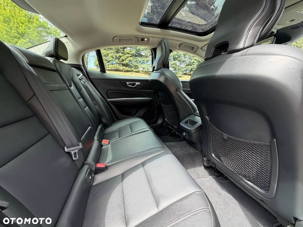 Volvo S60 T6 AWD Momentum Pro - 11