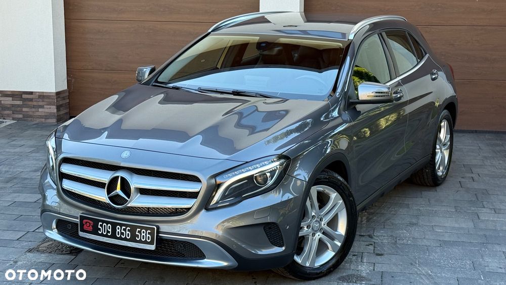 Mercedes-Benz GLA - 33