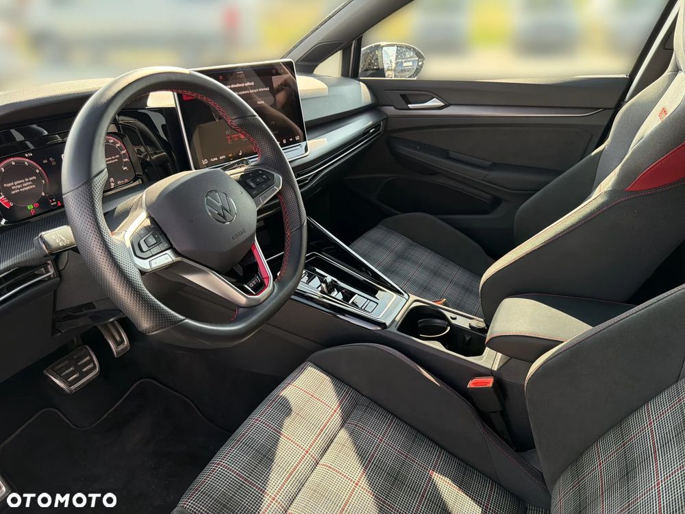 Volkswagen Golf - 11