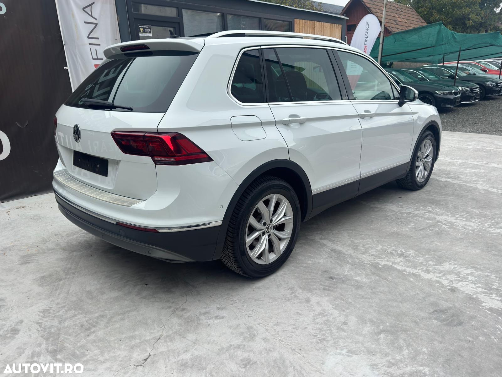 Volkswagen Tiguan - 20