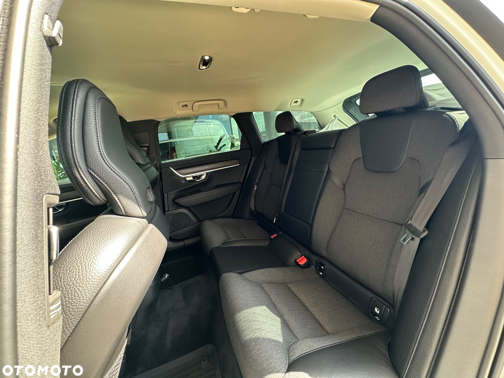 Volvo V90 Cross Country D4 AWD - 17